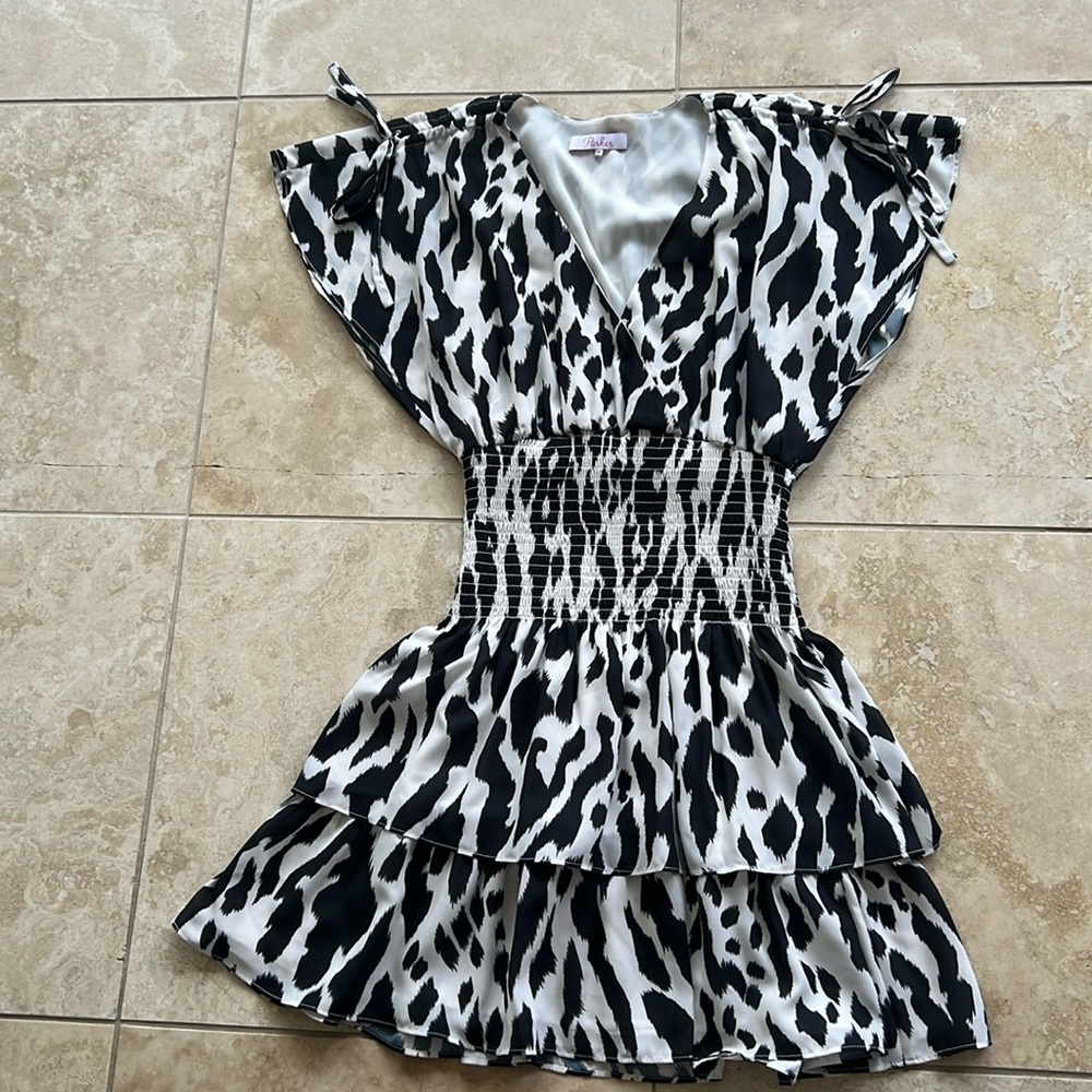 Parker size xs blk & wht zebra print dress. Worn once.